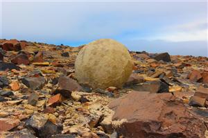 Franz Jozef Land. Spherulite on Champ island. Foto - Kuznetsov murmansk, franz, josef, land, novaya, zemlya, solovsetsky, belugas, walrus, polar bears, birds, arctic flora, arctic foxes, arctic russia, kola travel, expedition, arctic cruise, arctic travel